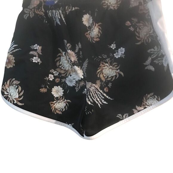 Forever 21 short shorts floral black brown and white size small - Picture 5 of 8